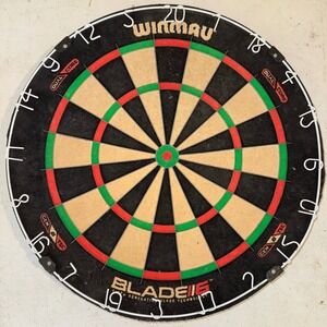 Winmau Blade 6 Dual Core Professional Bristle Dartboard